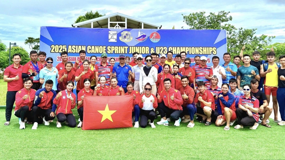 Vietnamese canoeists take 10 golds at Asia, Southeast Asia Championships